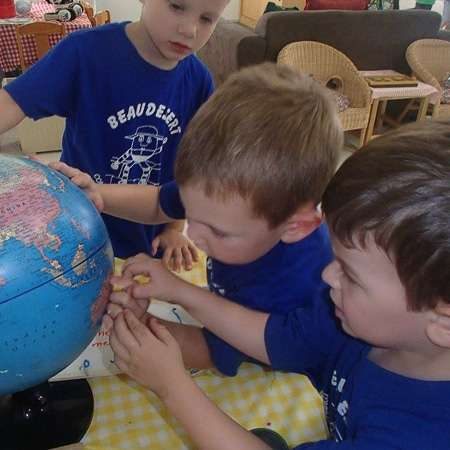 Community Kindy Exploring the Globe